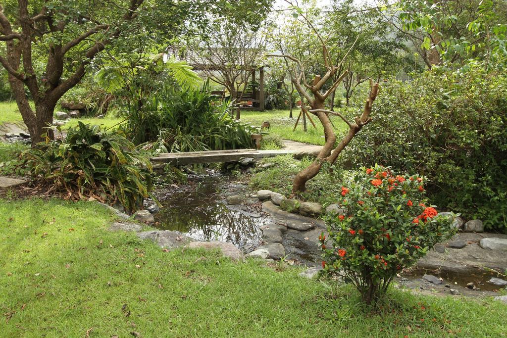 Seasons Inn Jiaoxi Bagian luar foto